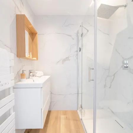 Cozystay 1700 -luxury 3-bedroom With Terrace & Sea View In * Cannes