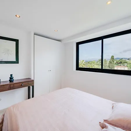 Appartement Cozystay 1700 -luxury 3-bedroom With Terrace & Sea View In