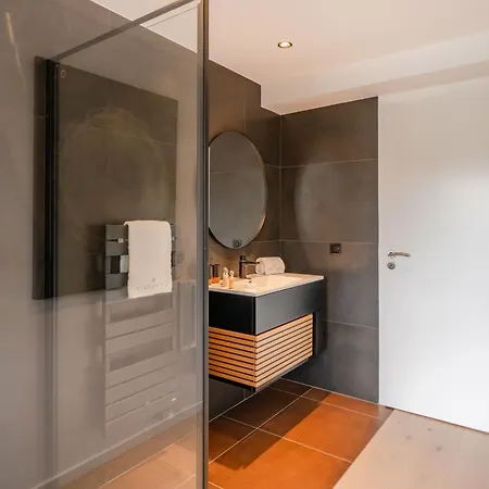 Appartement Cozystay 1700 -luxury 3-bedroom With Terrace & Sea View In *