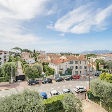 Appartement Cozystay 1700 -luxury 3-bedroom With Terrace & Sea View In *